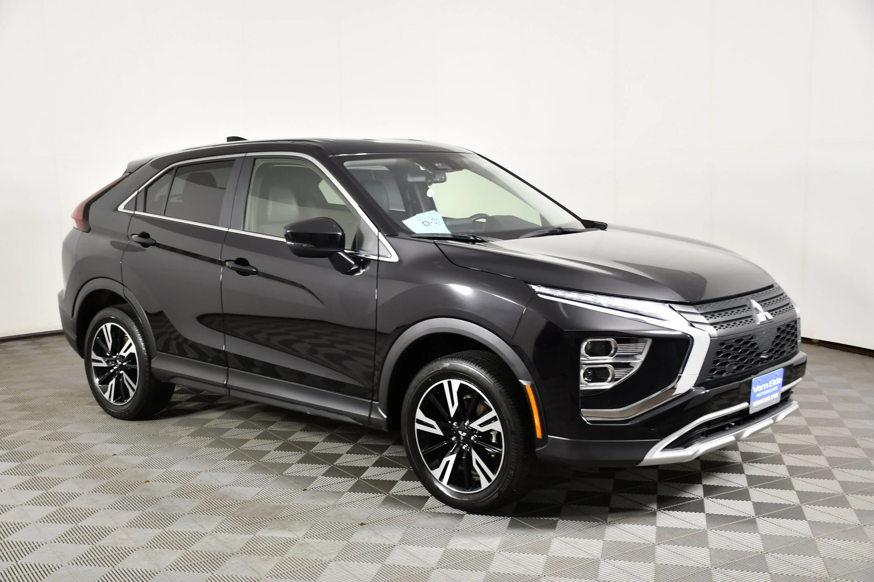 Certified Used 2025 Black Mitsubishi SE image 4