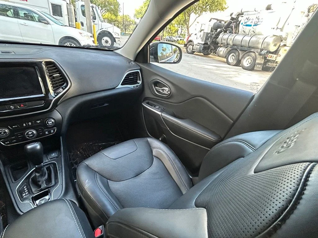 Used 2019 Black Jeep Limited image 12