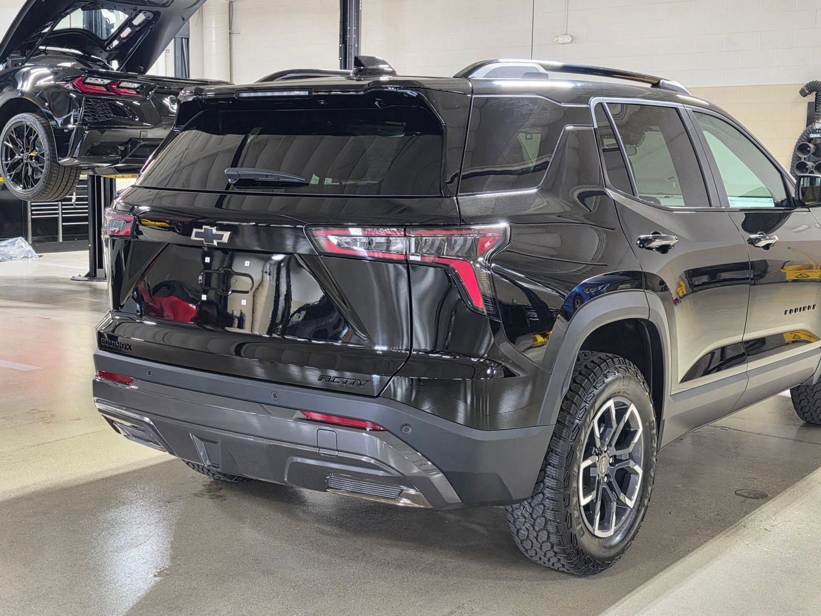 New 2027 Mosaic Black Metallic Chevrolet ACTIV image 11