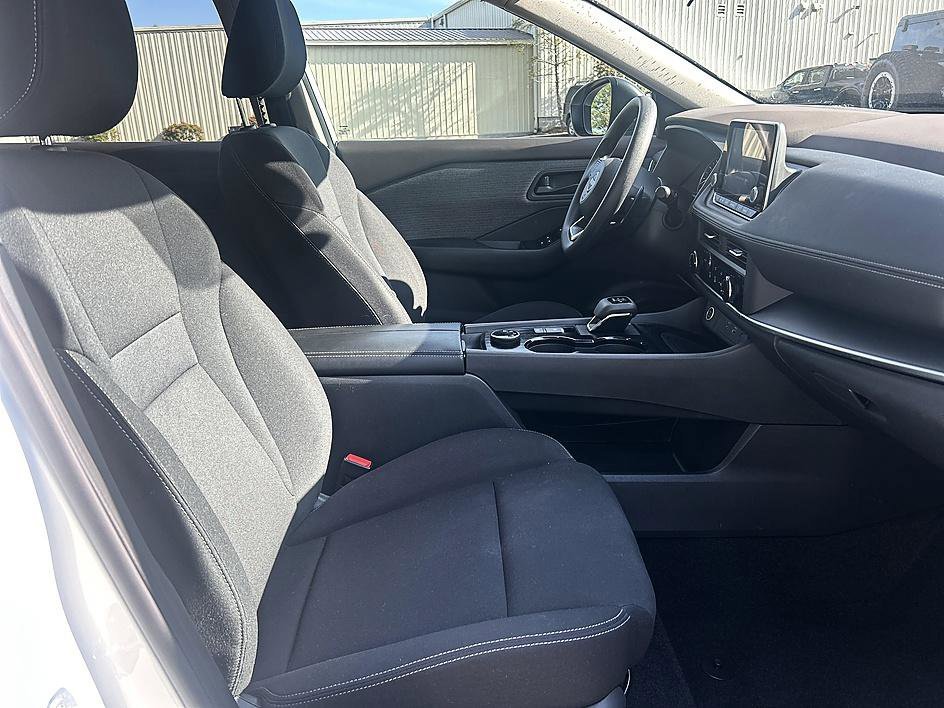 Certified Used 2023 Glacier White Nissan S image 19