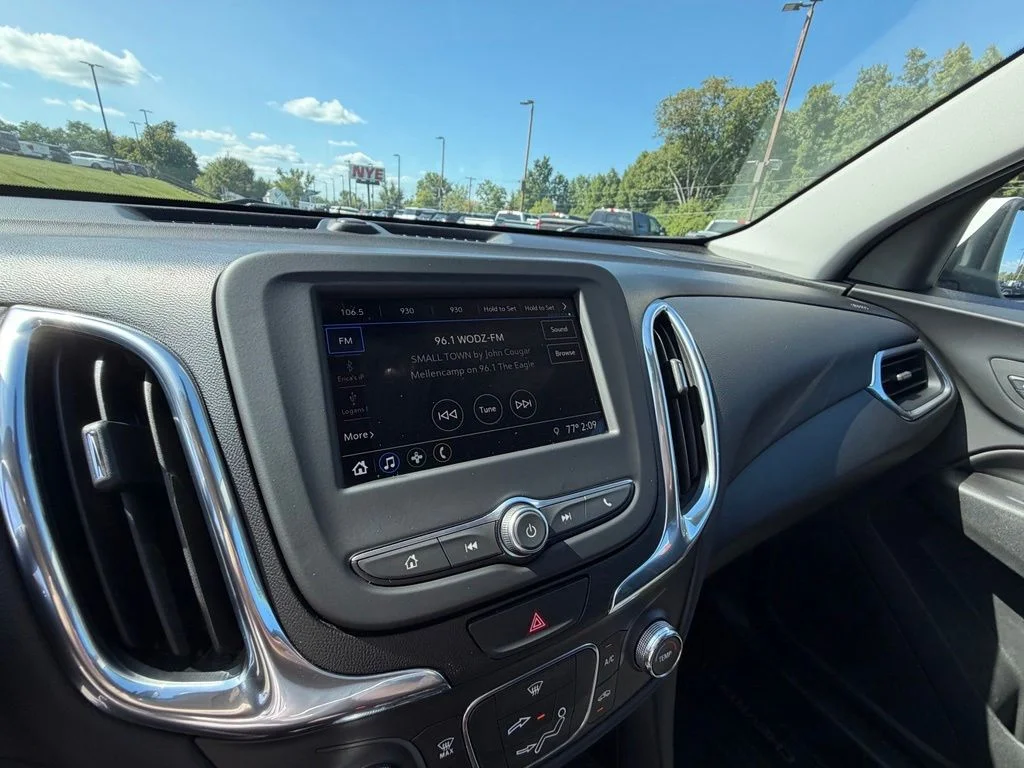 Used 2019 White Chevrolet LT image 20