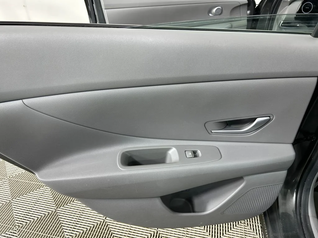 Used 2024 Gray Hyundai SEL image 16