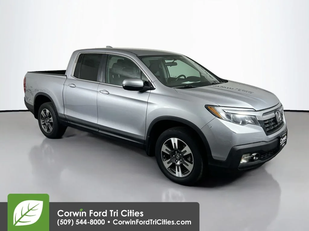 Used 2017 Silver Honda RTL image 1