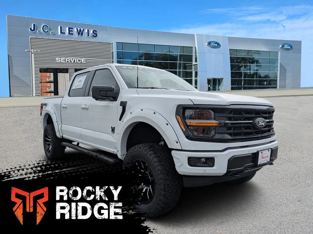 New 2026 Oxford White Ford XLT image 1
