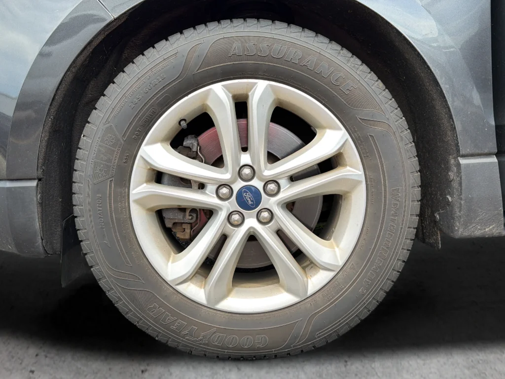 Used 2020 Gray Ford SEL image 34