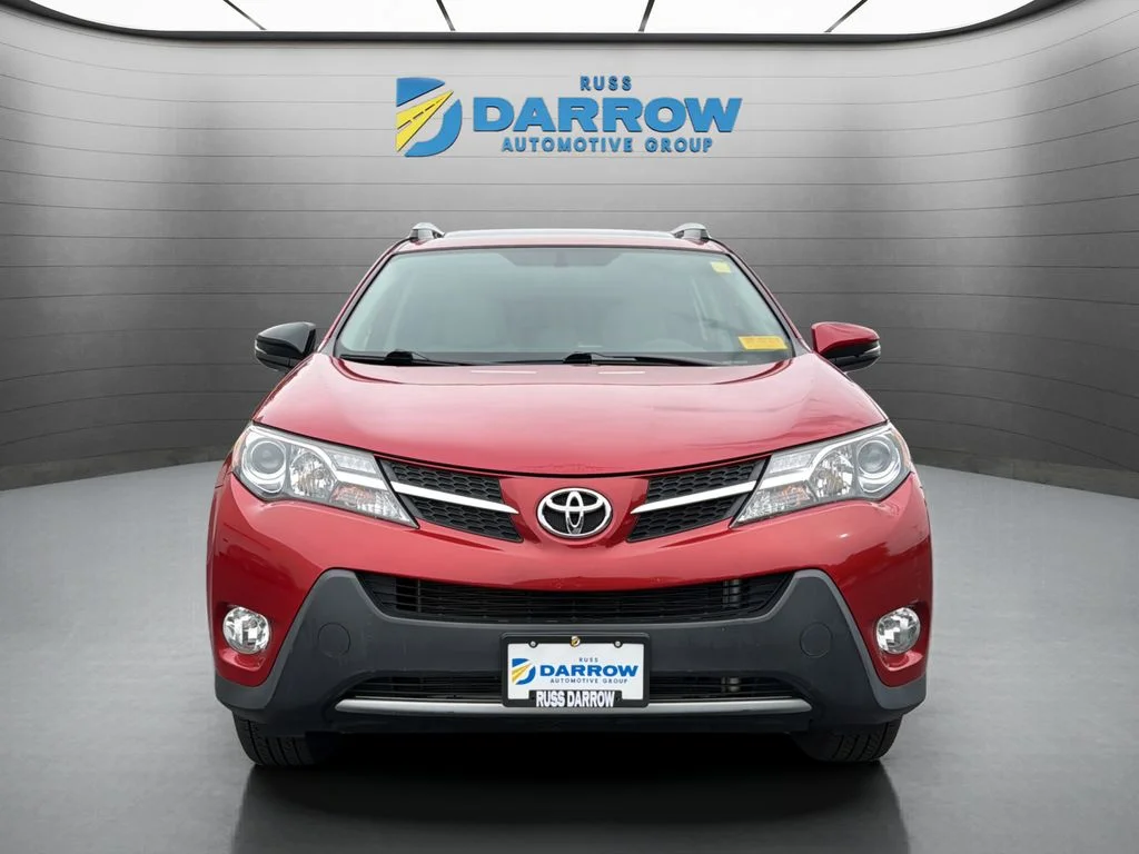 Used 2015 Red Toyota XLE image 11