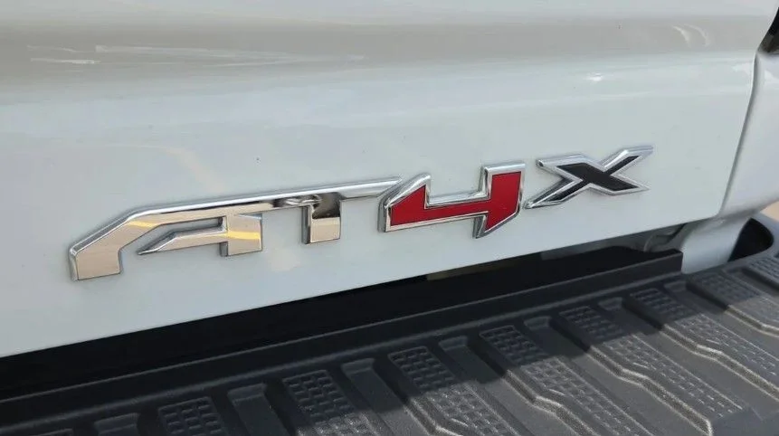 Used 2025 White GMC AT4X image 9