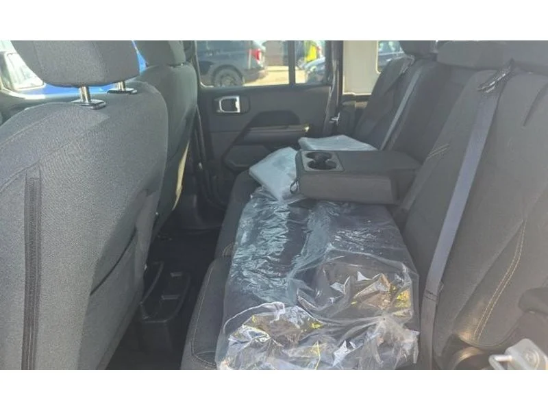 Used 2025 Granite Crystal Clearcoat Metallic Jeep Sahara image 10