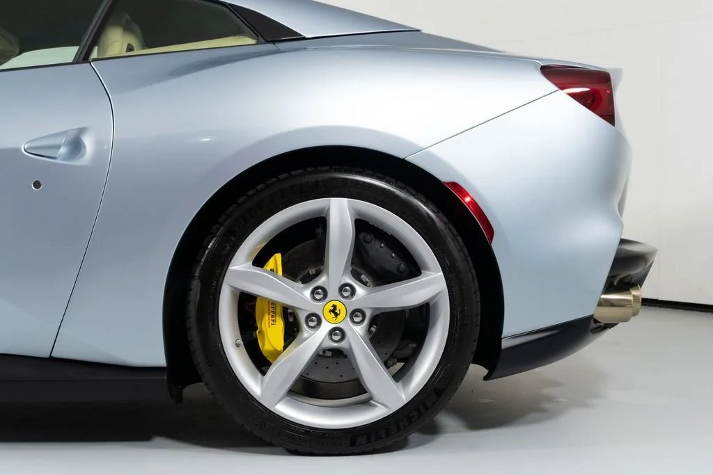 Used 2022 Grigio Alloy Ferrari Base image 13