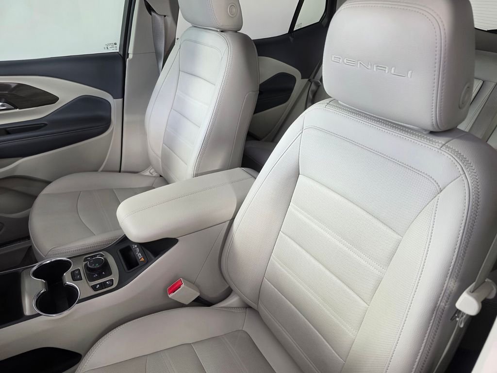 Used 2024 Black GMC Denali image 11