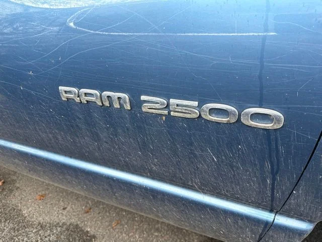 Used 2006 Blue Dodge SLT image 12