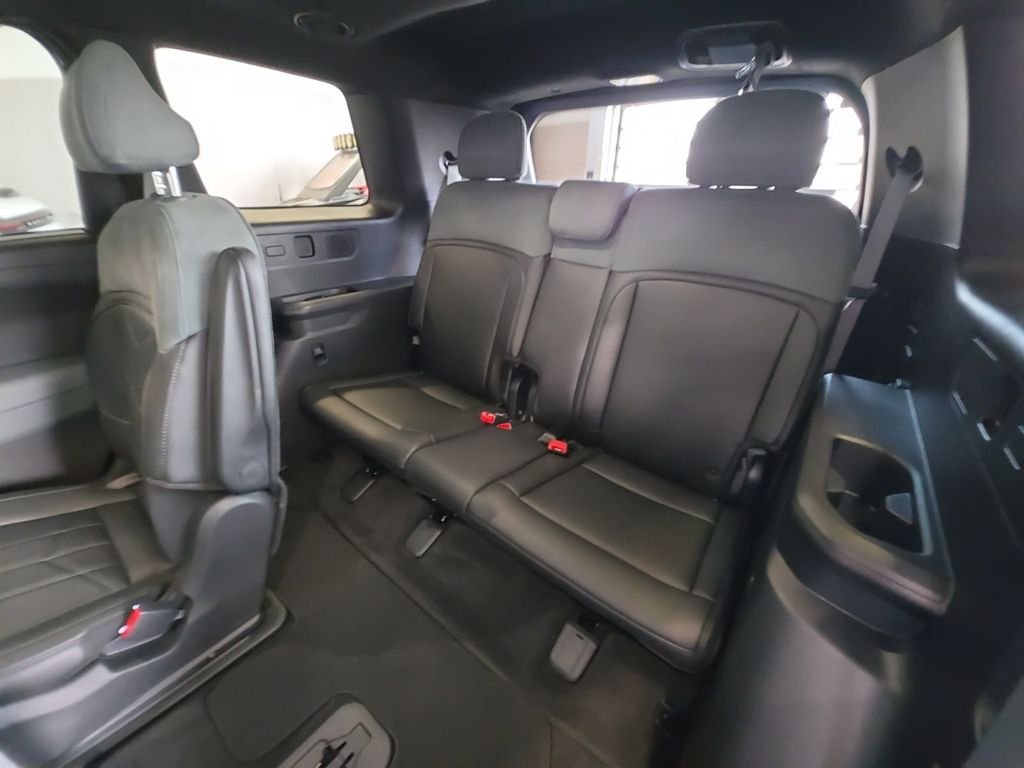 Used 2027 White Kia X-Pro SX-Prestige image 29