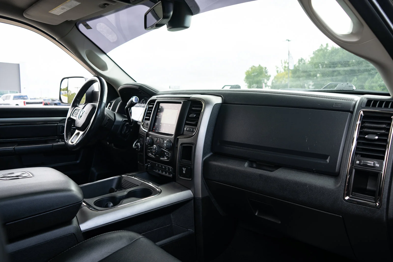 Used 2018 Black Ram Laramie image 22