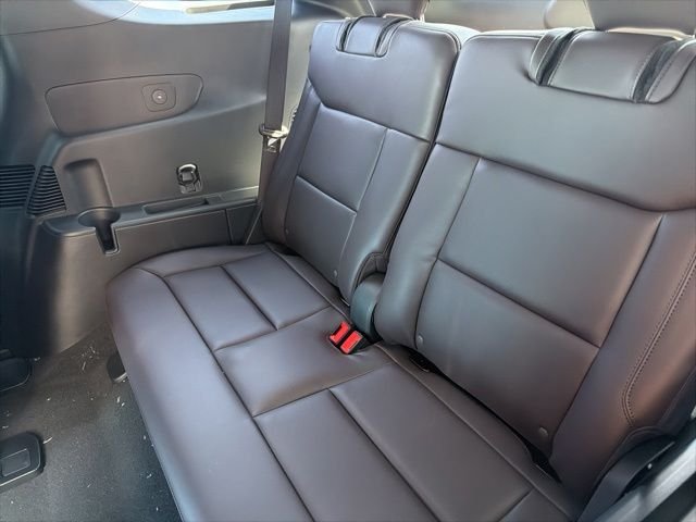 New 2026 Star White Metallic Tri-Coat Ford Platinum™ image 9