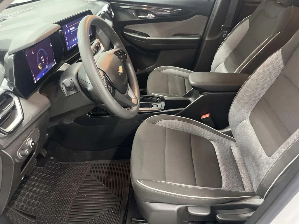 Used 2024 Summit White Chevrolet LS image 12