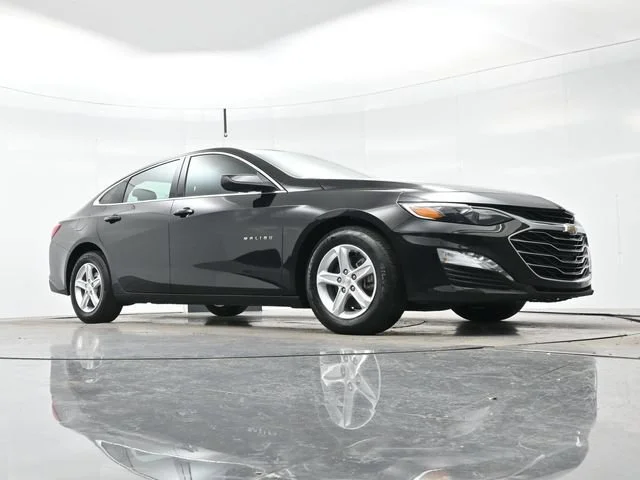Used 2024 Mosaic Black Metallic Chevrolet 1LT image 23