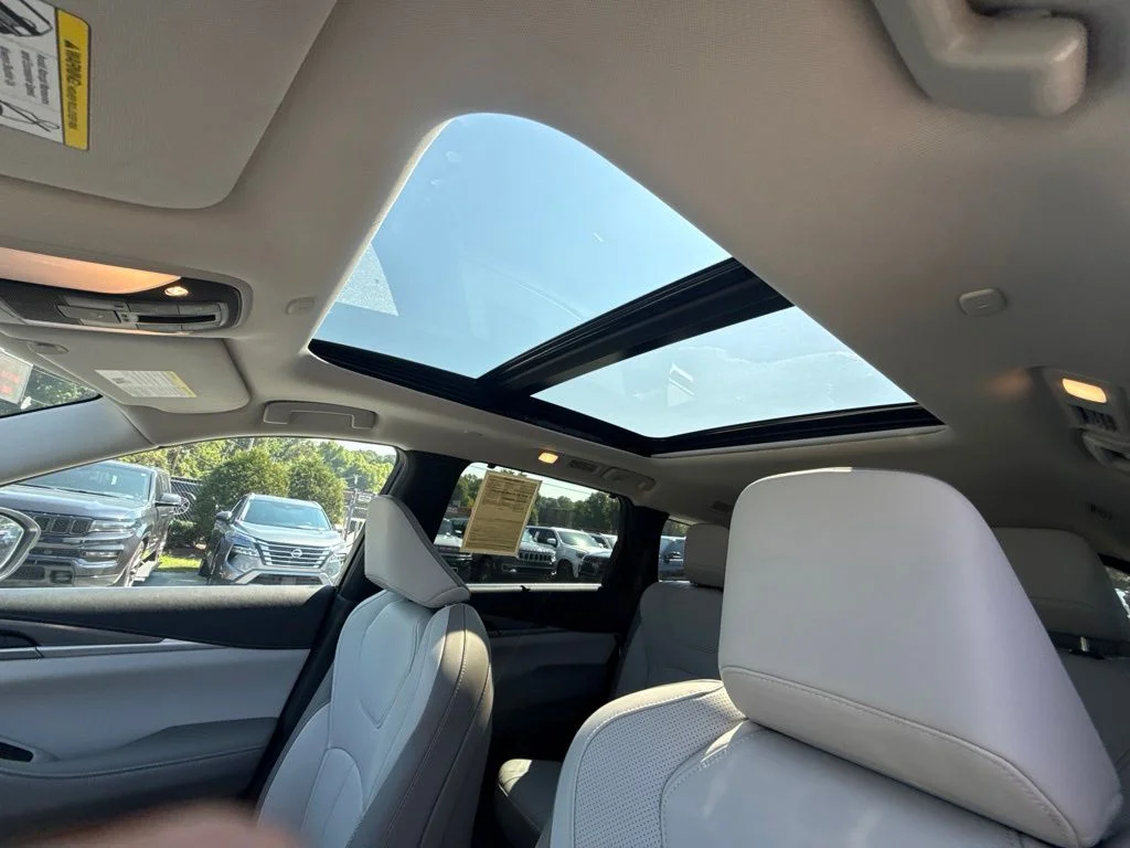 Used 2026 White INFINITI LUXE image 10