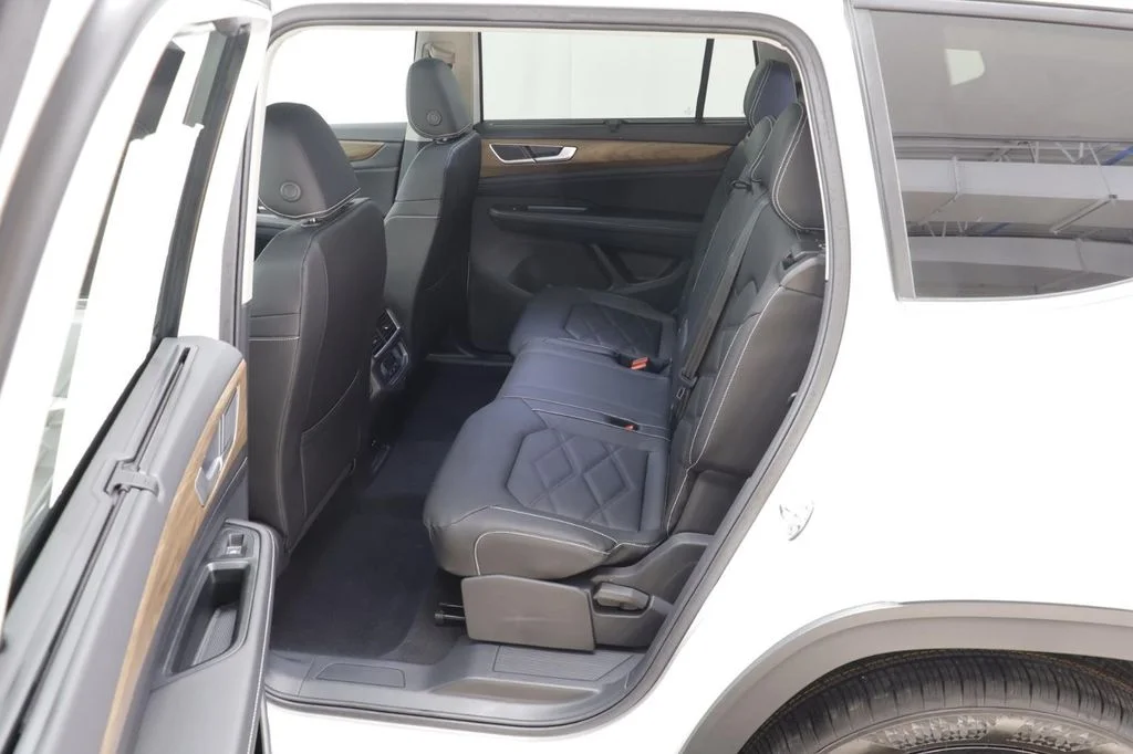New 2026 Opal White Volkswagen SE w/Technology image 15