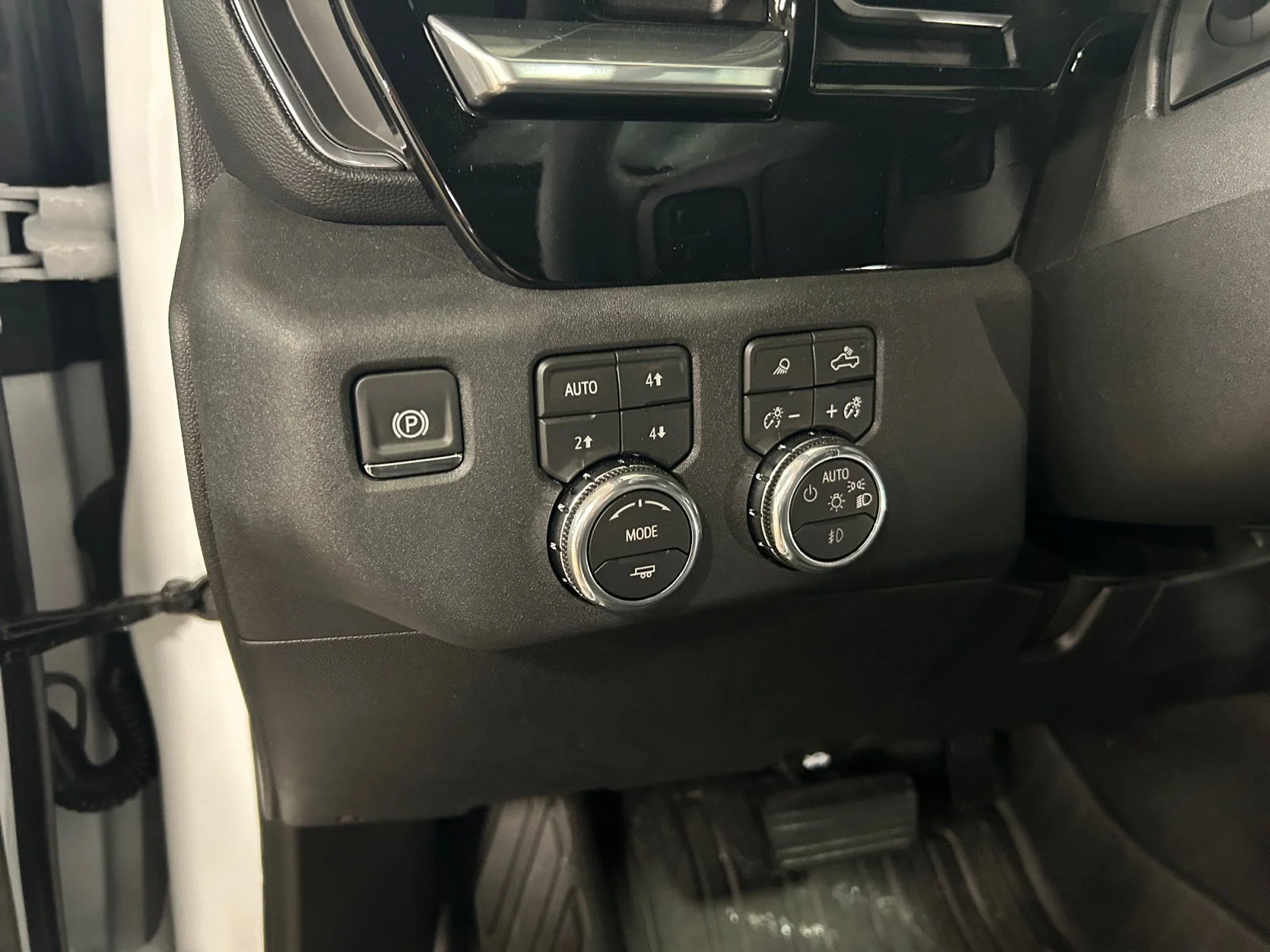 New 2026 Summit White GMC SLT image 16
