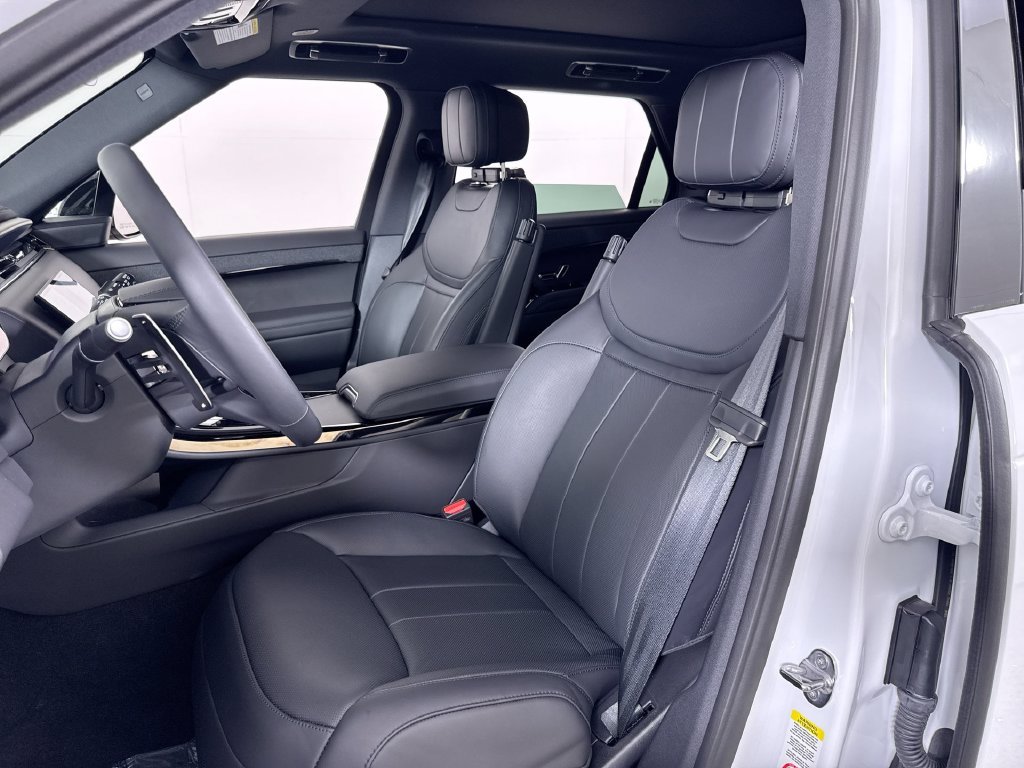 New 2026  Land Rover Dynamic SE image 11