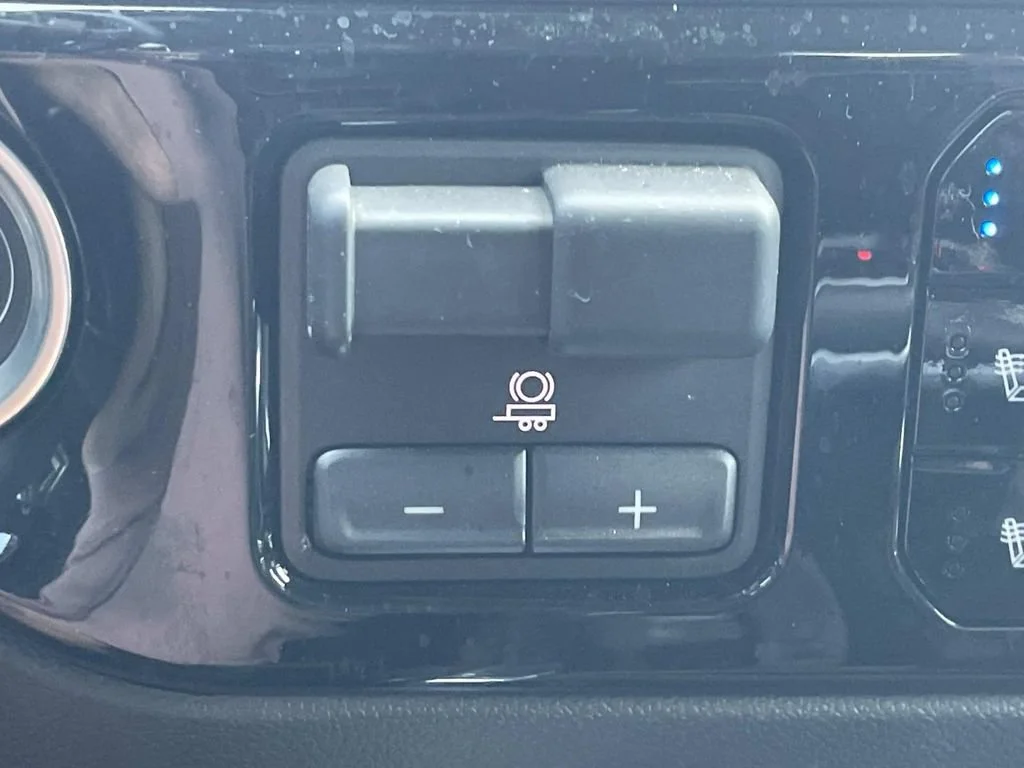 2024 Chevrolet Silverado 1500 LTZ - Photo 20