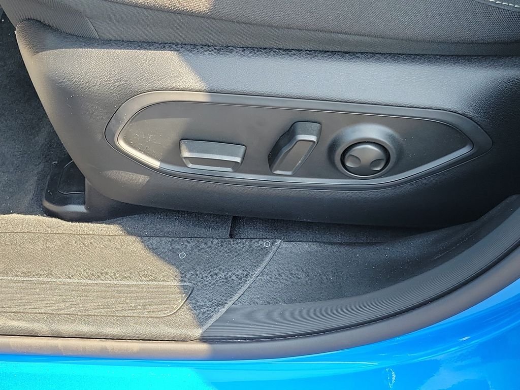 New 2026 Hydro Blue Pearlcoat Jeep Laredo image 20