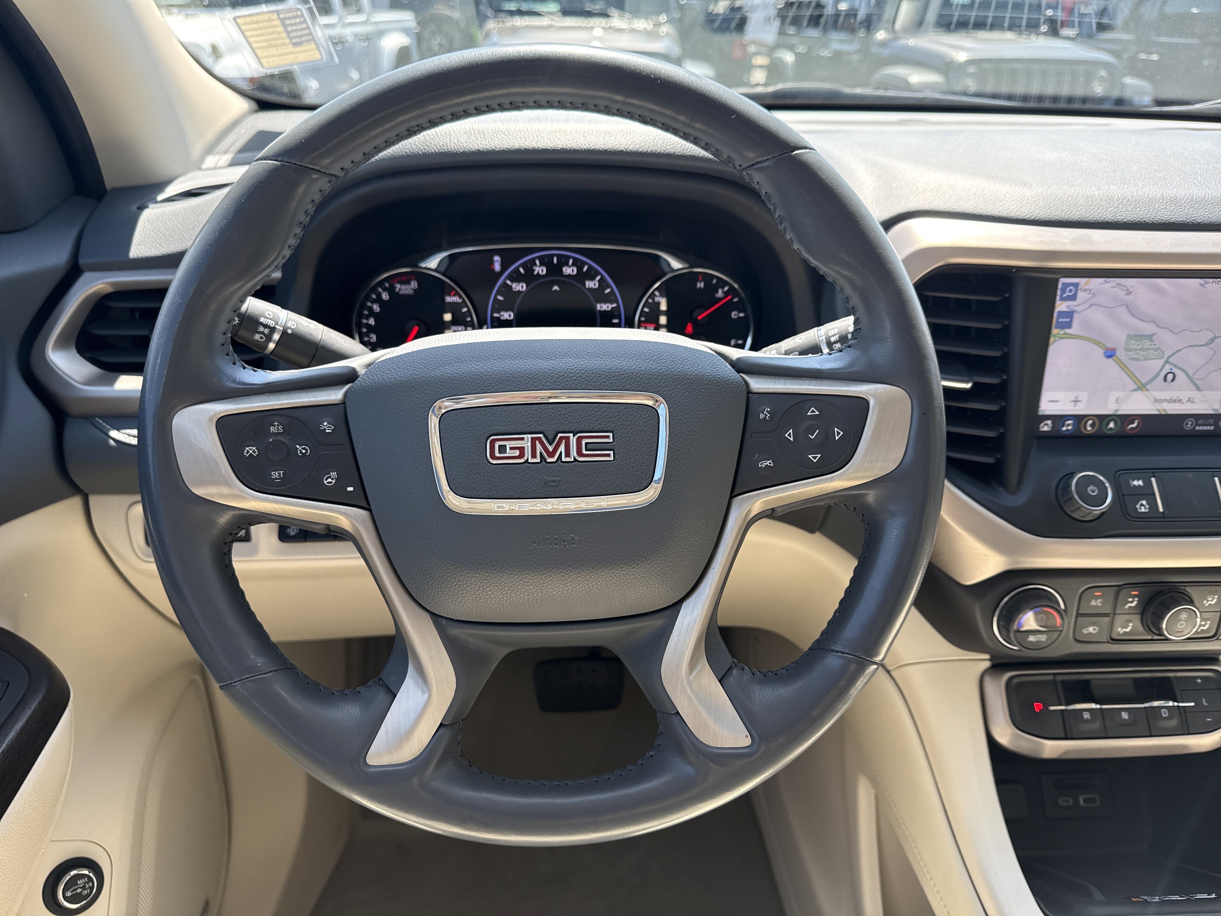 Used 2022 White Frost Tricoat GMC Denali image 27