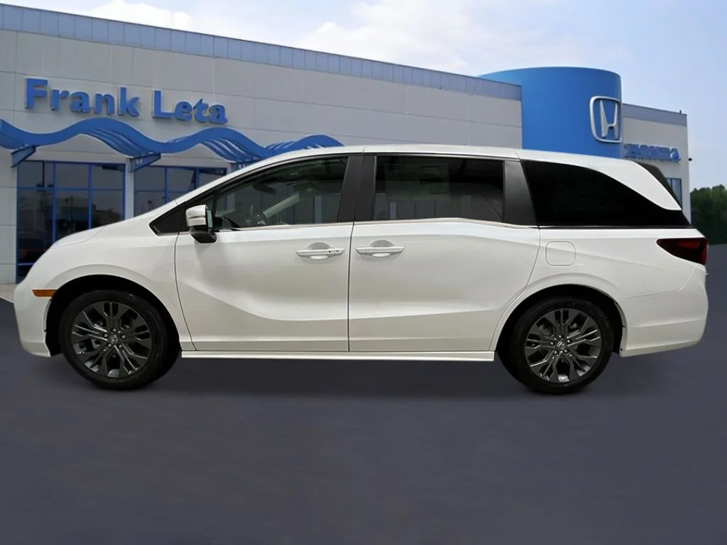 New 2026 Platinum White Pearl Honda Touring image 2