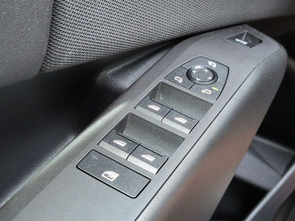 2025 BMW X3 30 - Photo 24