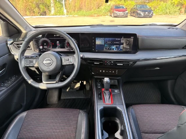 Used 2025 White Nissan SR image 13
