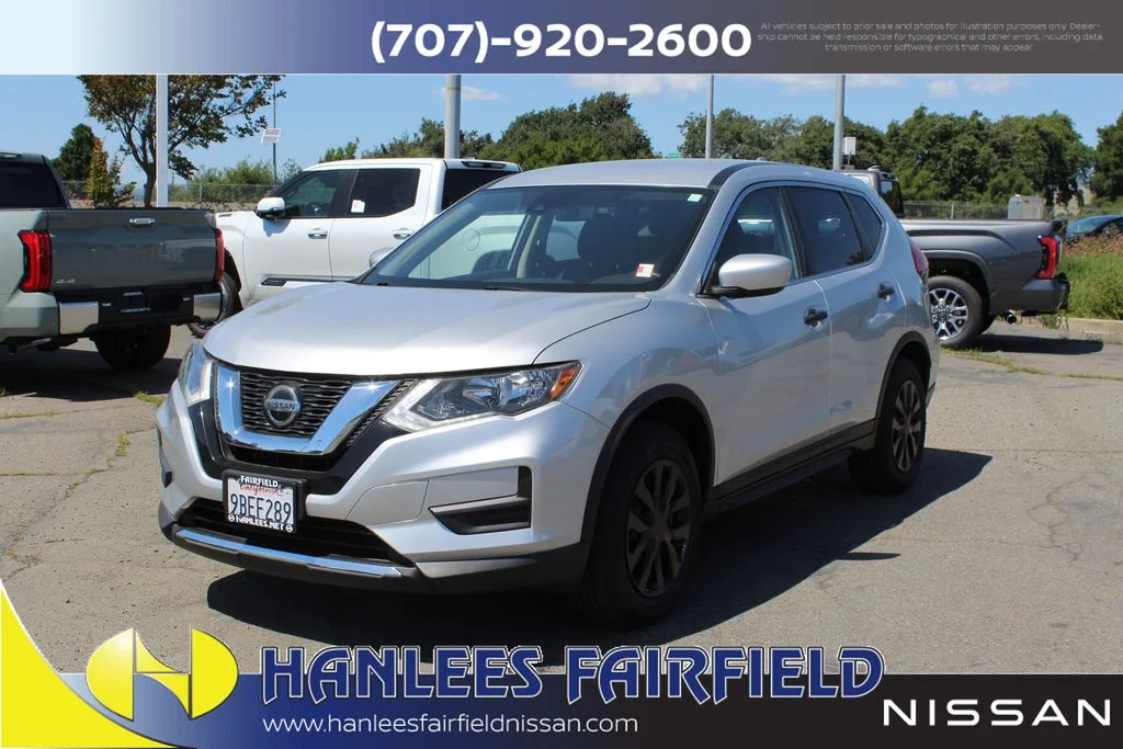 Used 2020 Silver Nissan S image 3