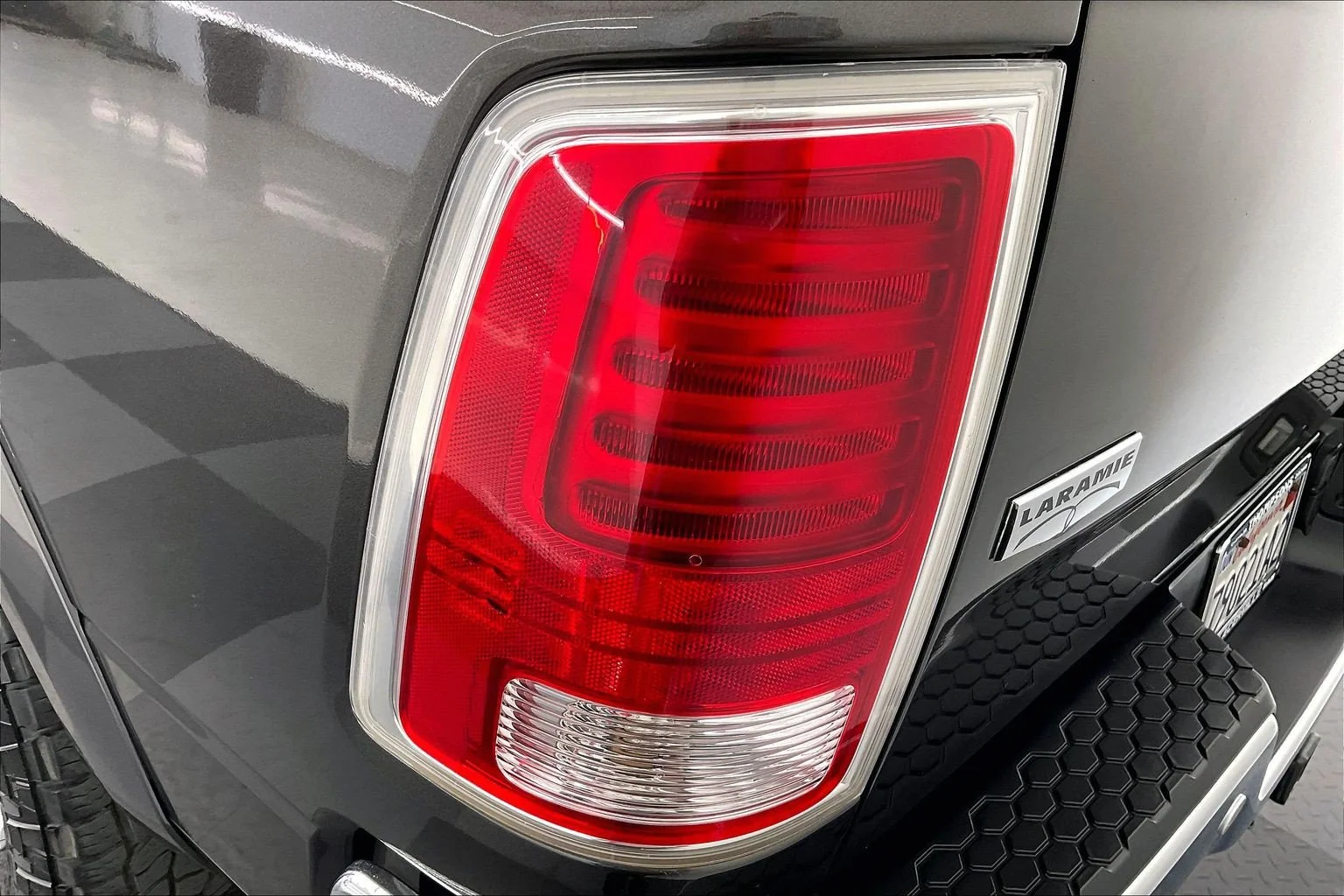 Used 2016 Granite Crystal Metallic Clearcoat Ram Laramie image 28