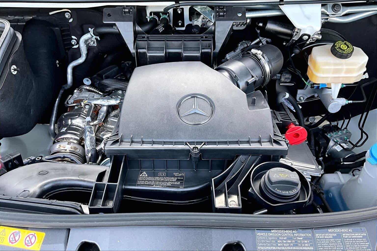 New 2025 Arctic+White Mercedes-Benz  image 17