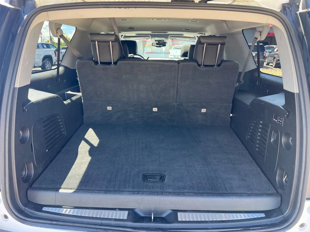 Used 2019 White GMC SLT image 40