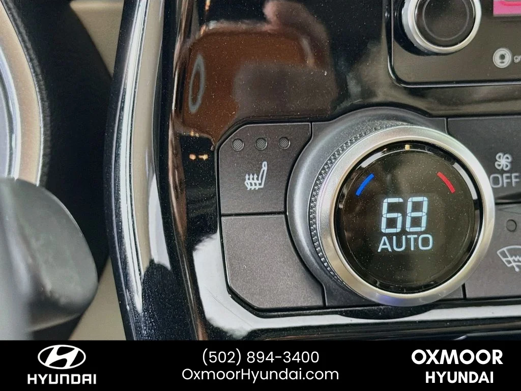 Used 2022 Wind Chill Pearl Toyota Hybrid XLE image 20