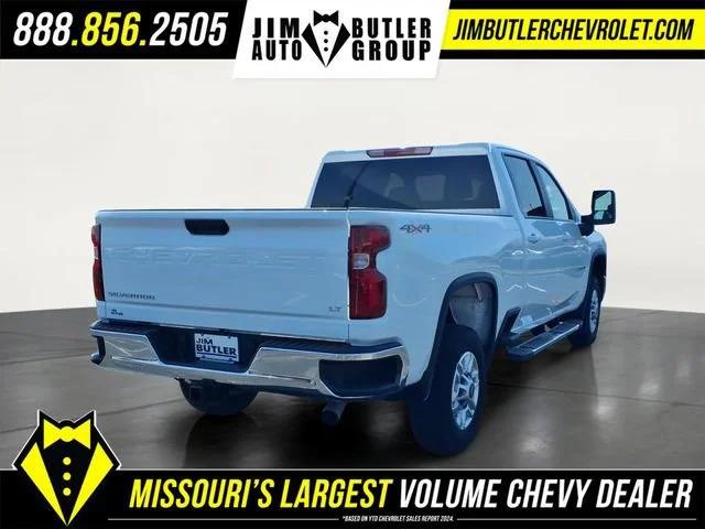 Used 2025 Summit White Chevrolet LT image 4