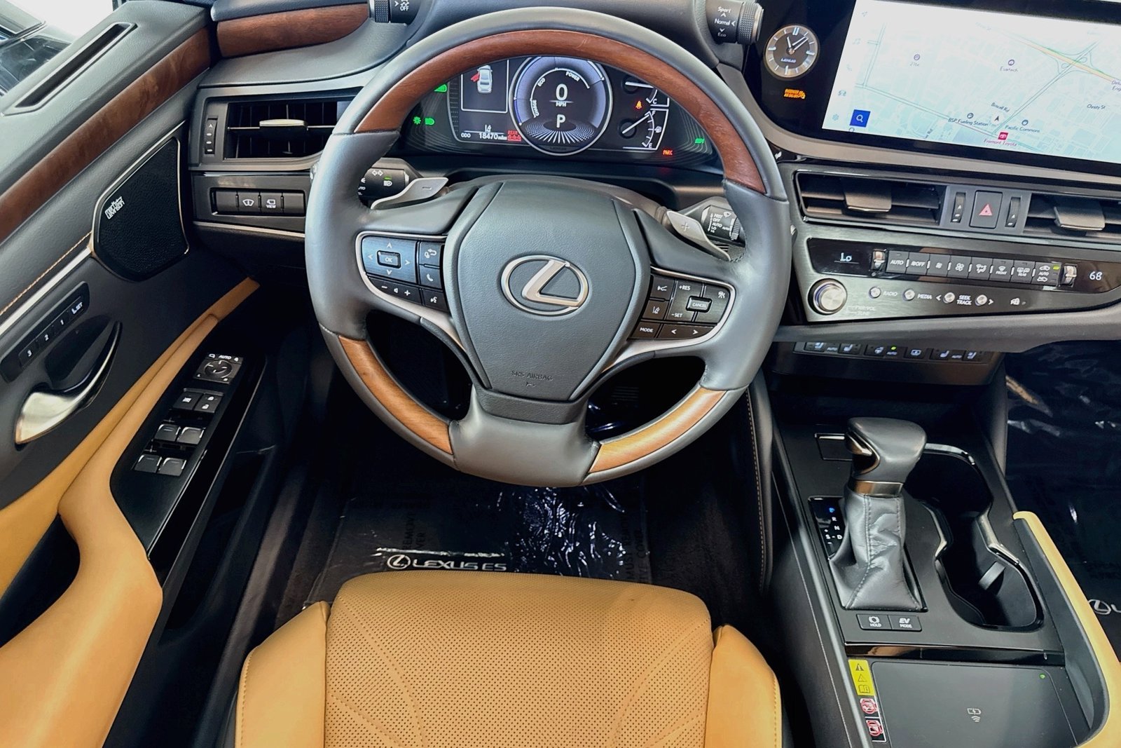 Used 2024 Eminent White Pearl Lexus ES 300h Ultra Luxury image 21