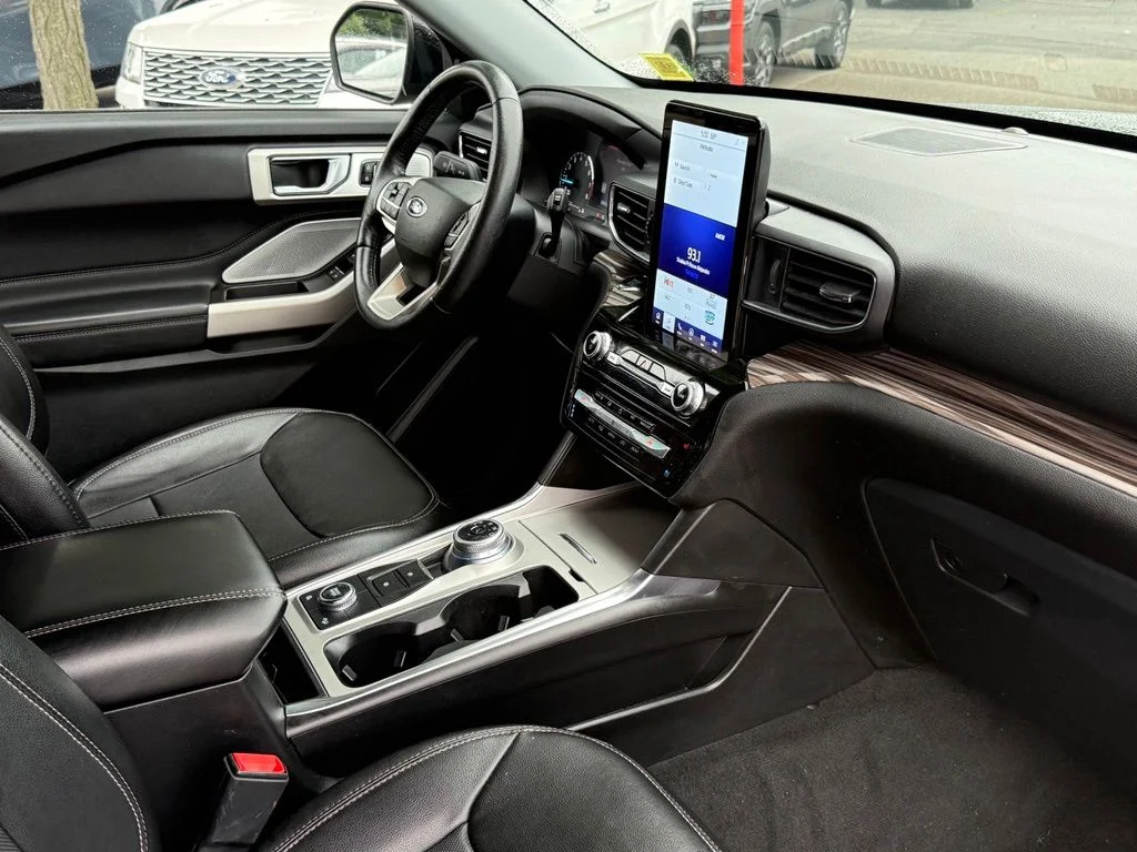 Used 2022 Green Ford Limited image 34
