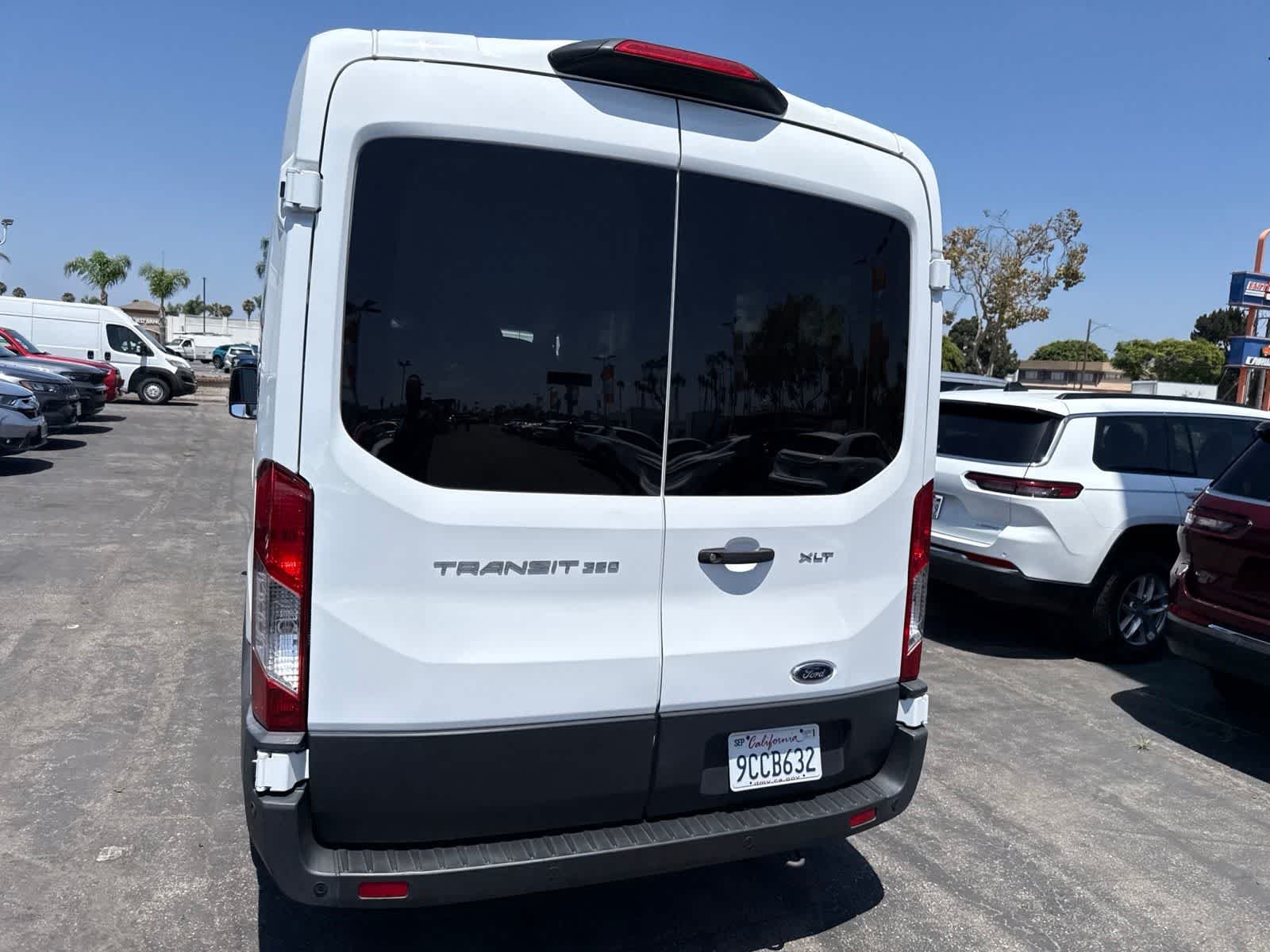 Used 2022 Oxford White Ford XLT image 17