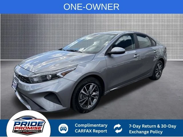 2023 Kia Forte LXS AT's photo
