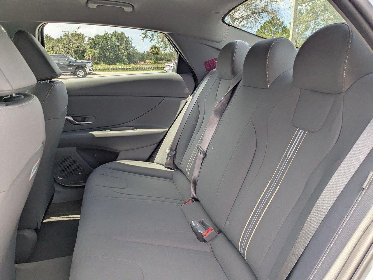 2025 Hyundai Elantra SEL - Photo 62