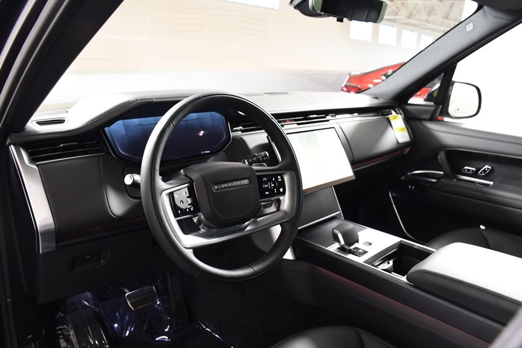 New 2026 Carpathian Gry Land Rover SE image 12