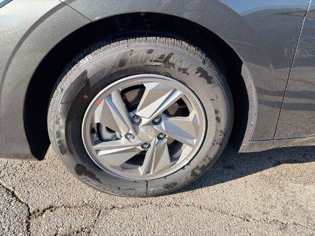New 2026 Gray Hyundai SE image 27