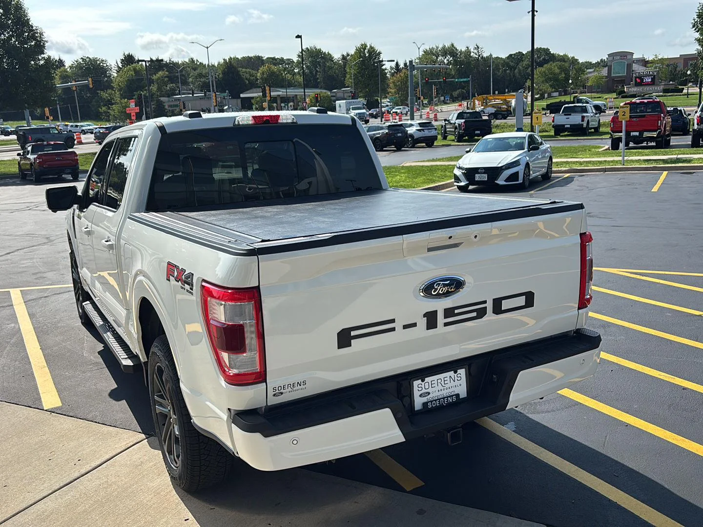 Used 2022 Star White Metallic Tri-Coat Ford LARIAT image 6