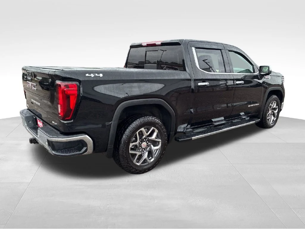 Used 2025 Black GMC SLT image 5