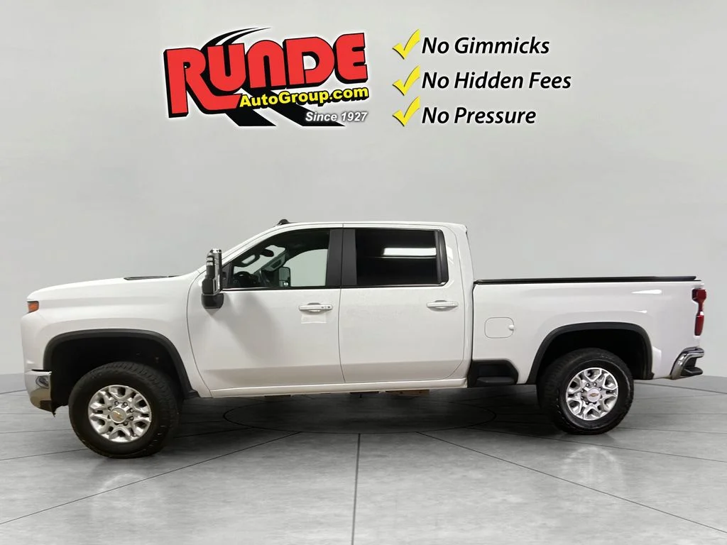 Used 2021 Summit White Chevrolet LT image 3