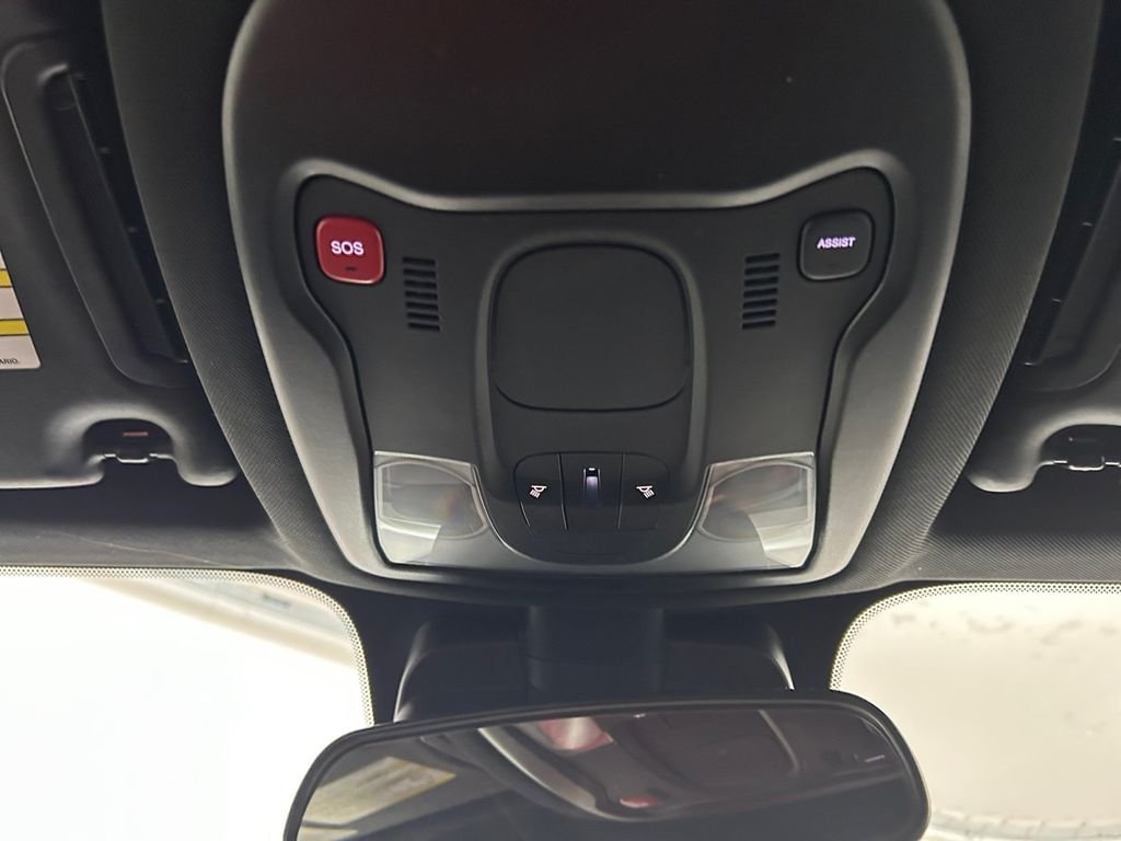Used 2021 Black Jeep Latitude image 29