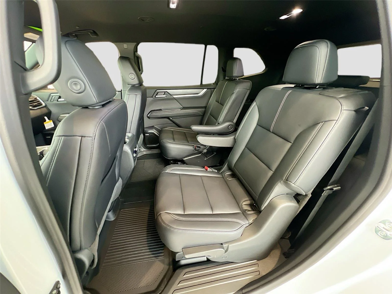2026 GMC Acadia Elevation - Photo 10