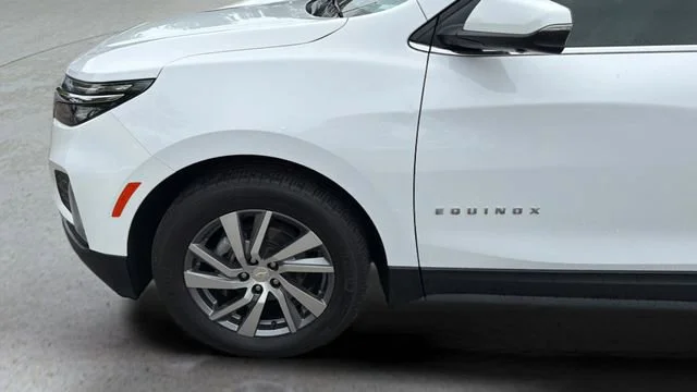 Used 2023 Summit White Chevrolet LT image 29