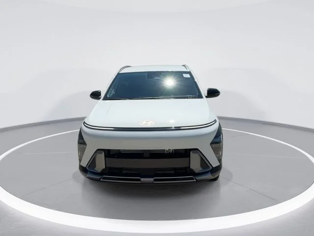 Used 2026 White Hyundai SEL Premium image 3